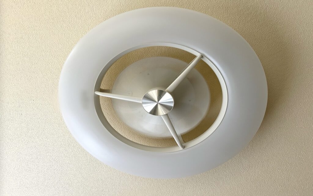 サーキュレーターの電源オン、風が送られている様子